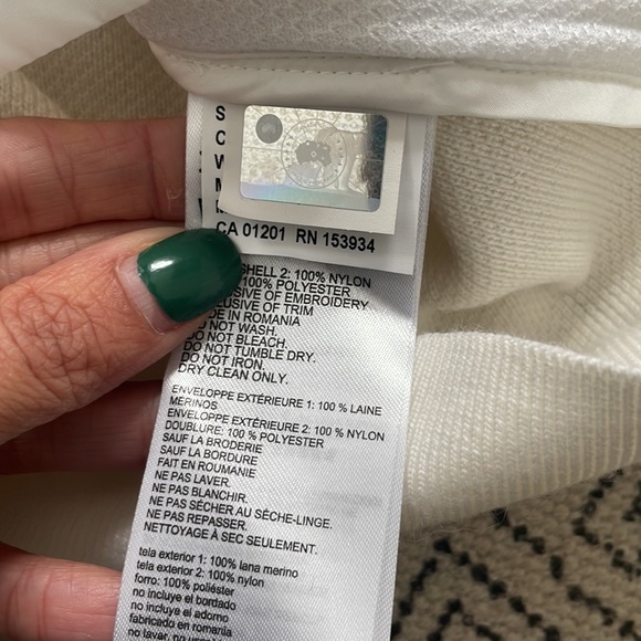 Canada Goose Windbridge Jacket in White - Picture 5 of 10